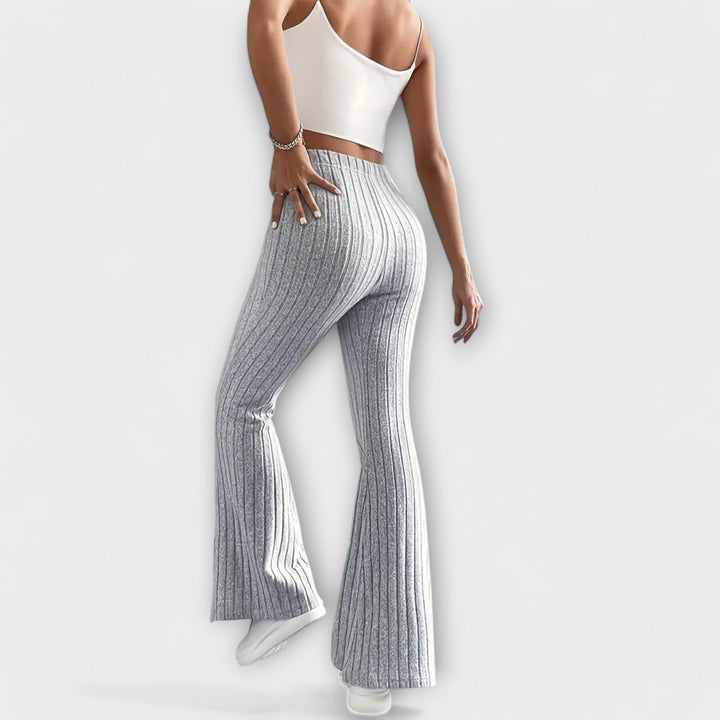 Luretta – Pantalones acampanados con estructura fina