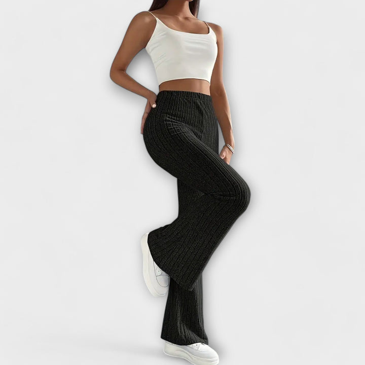 Luretta – Pantalones acampanados con estructura fina