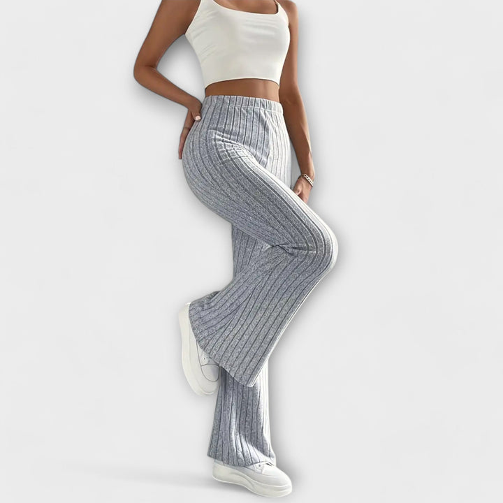 Luretta – Pantalones acampanados con estructura fina