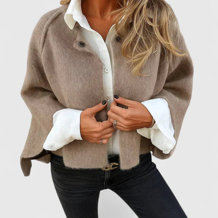 Chiara – Chaqueta corta elegante con botón a presión