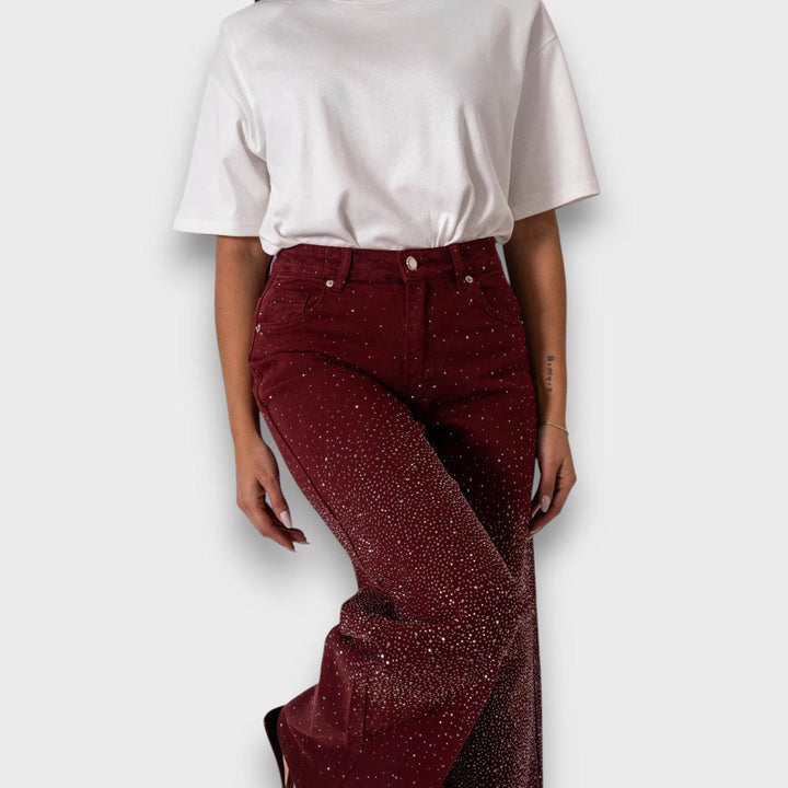 Marvie – Jeans de pierna ancha con strass color burdeos