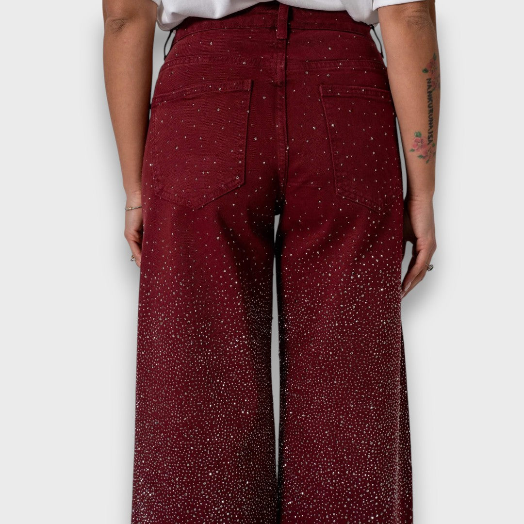 Marvie – Jeans de pierna ancha con strass color burdeos