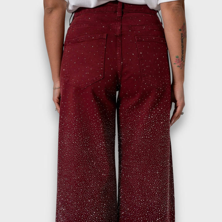 Marvie – Jeans de pierna ancha con strass color burdeos