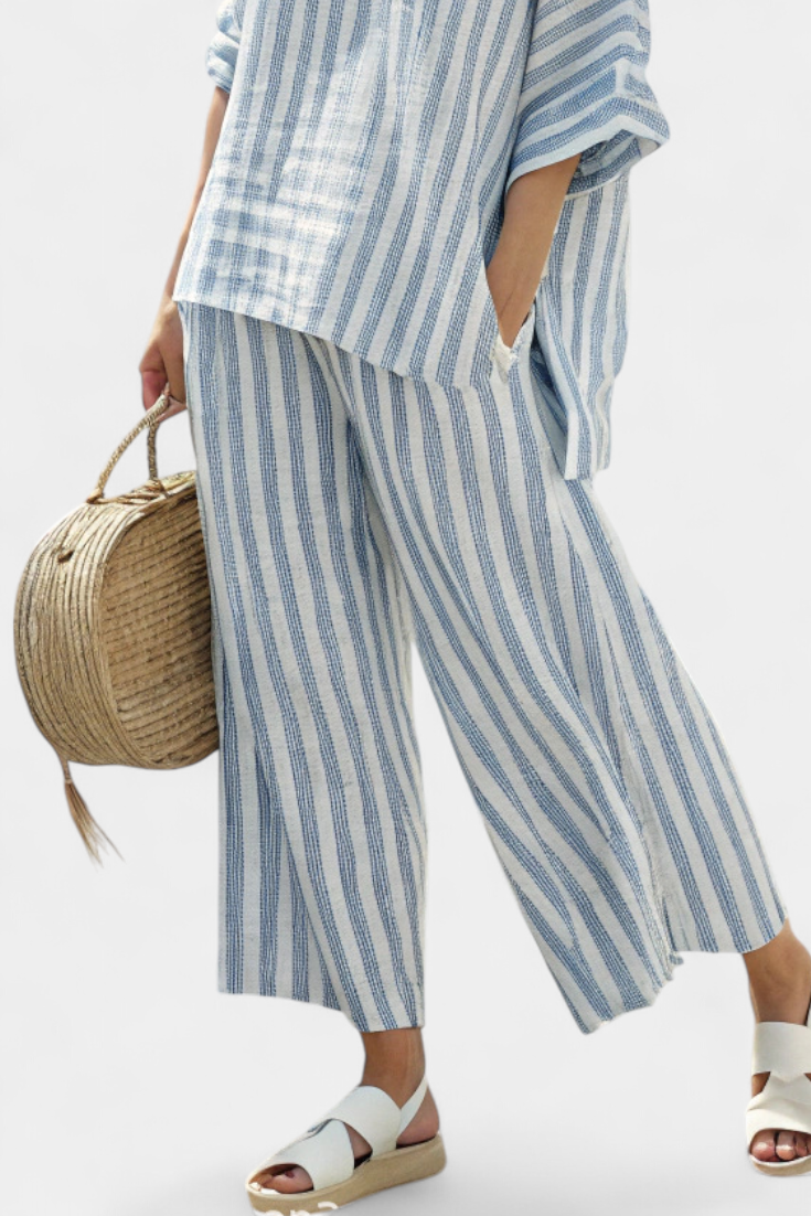 Federica – top de lino a rayas azules sofisticado y pantalones relajados