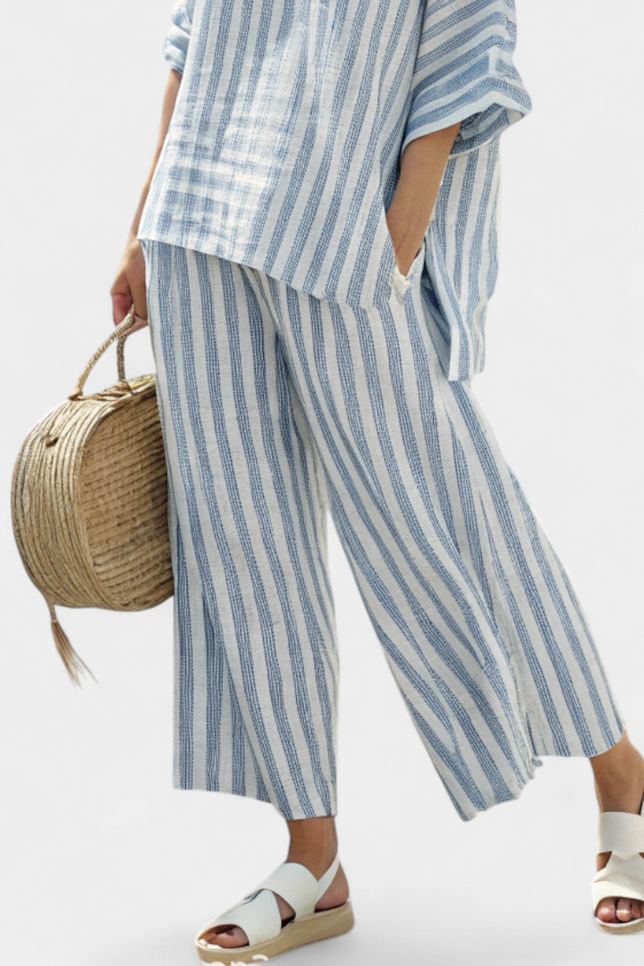 Federica – top de lino a rayas azules sofisticado y pantalones relajados