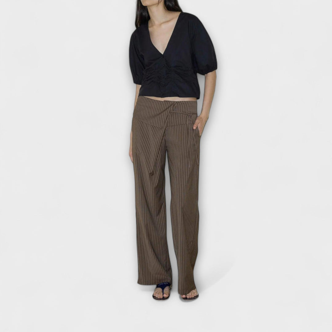 Noémi – Pantalones con pliegues