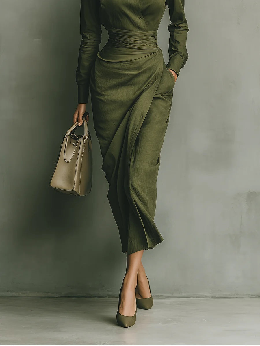 Kaelynne – Vestido Cruzado con Cuello Delgado
