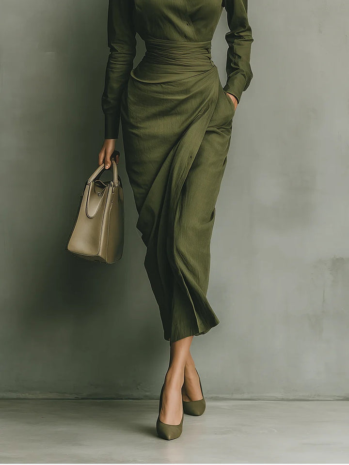Kaelynne – Vestido Cruzado con Cuello Delgado