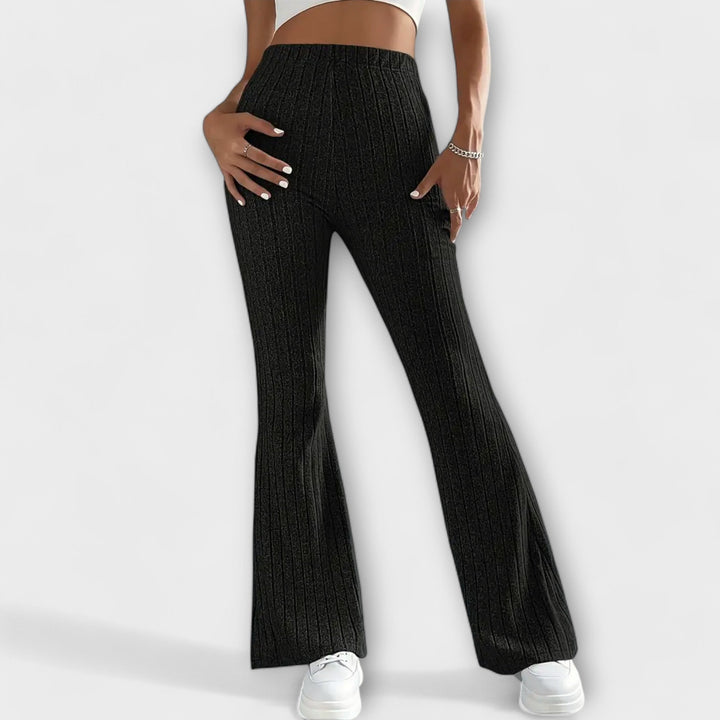 Luretta – Pantalones acampanados con estructura fina