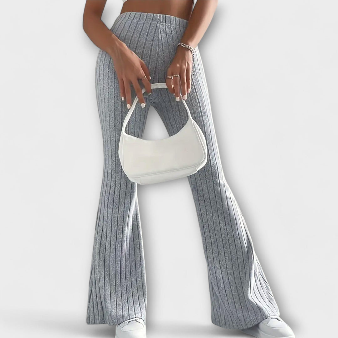 Luretta – Pantalones acampanados con estructura fina